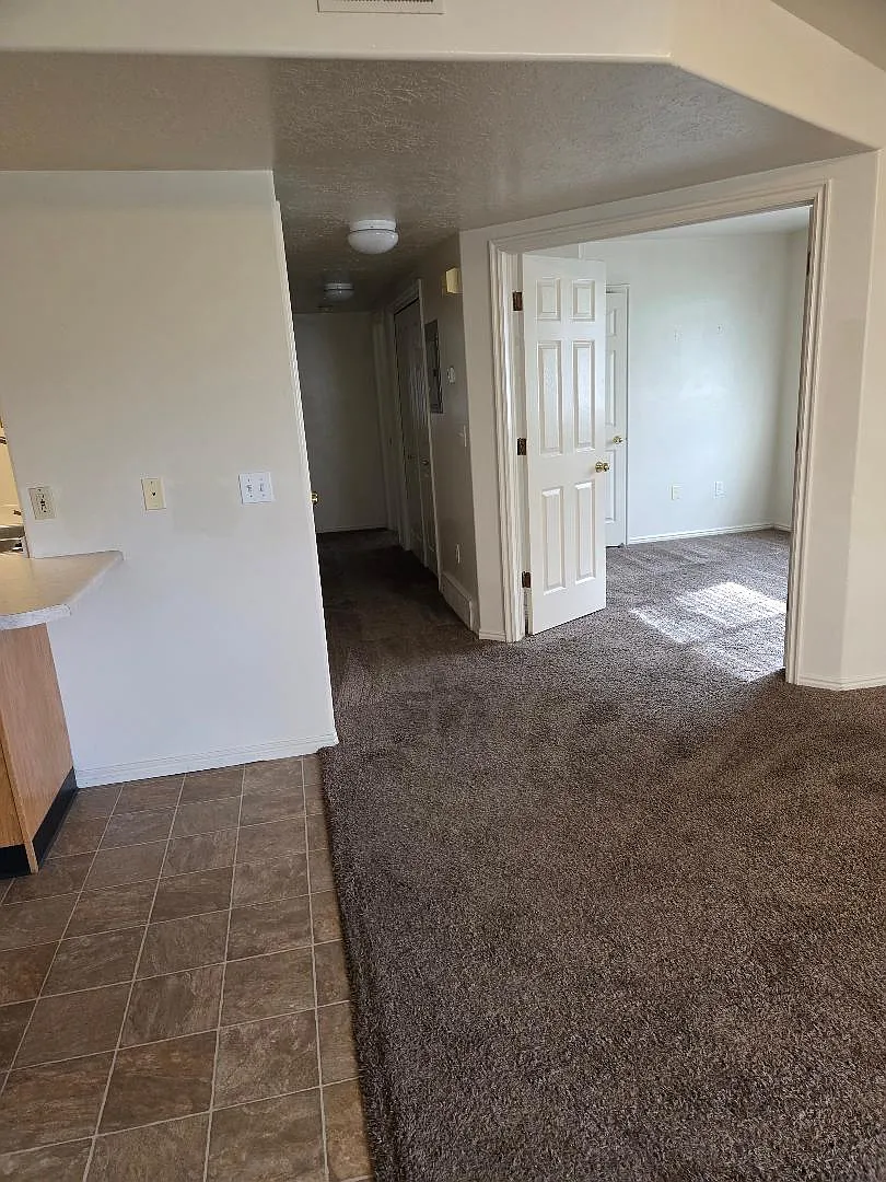 3 bed, 985 sqft, $1,395 — Photo 4