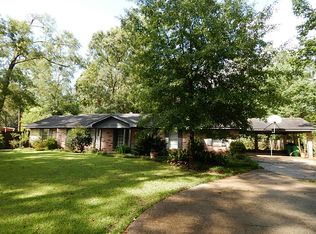 725 Shires St, Kountze, TX 77625