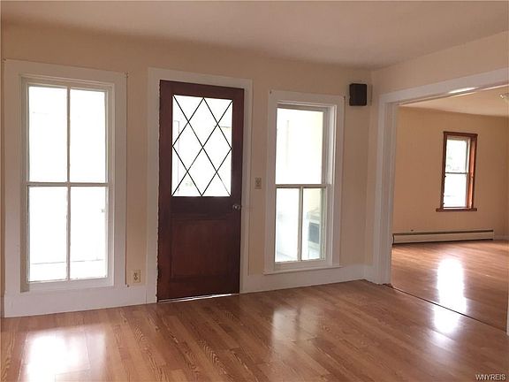 4th image of 38 Jackson St