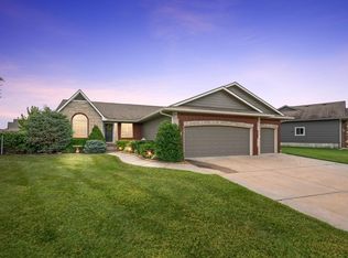 938 Cedar Brook Cir, Mulvane, KS 67110