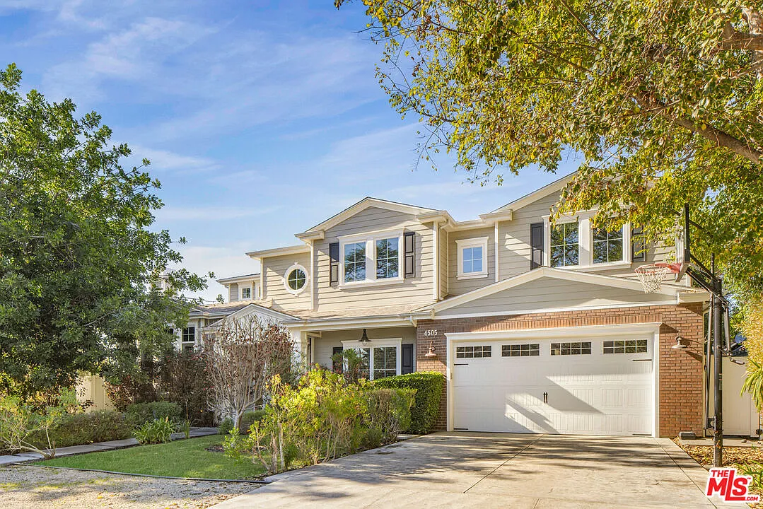 5 bed, 5.5 bath, 4995 sqft, $19,000 — Photo 1
