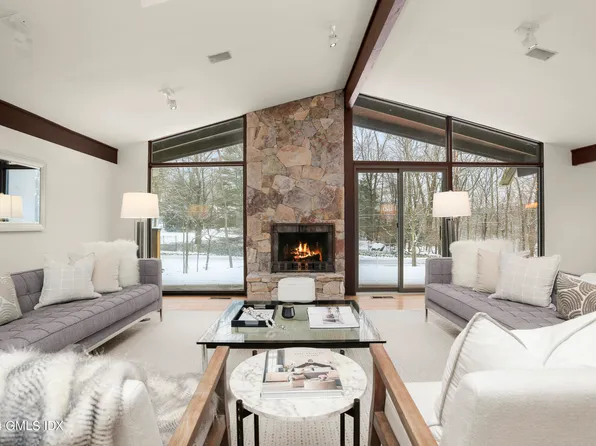 5 Stone Brook Ln, Cos Cob, CT 06807