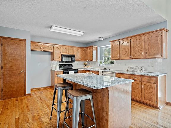 5th image of 5313 NE Sunshine Dr