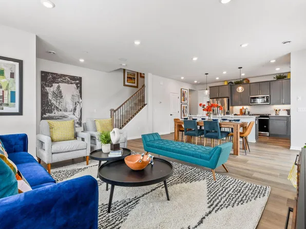 2400 N Blossom Cir, Long Lake, MN 55356