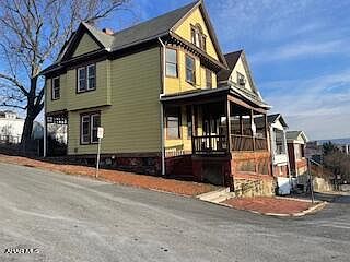 4th image of 1830 11th` Ave