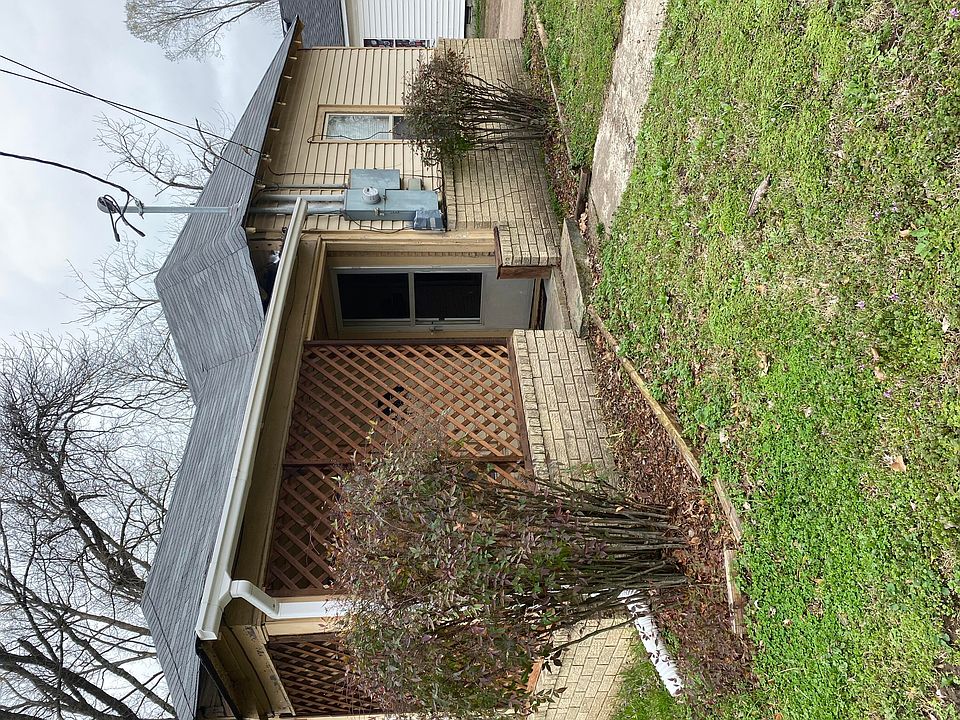 1st image of 307 N 4th St