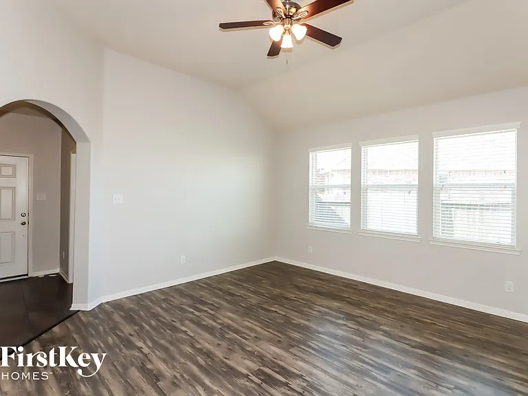 8330 Hampton Bay Dr — Photo 11