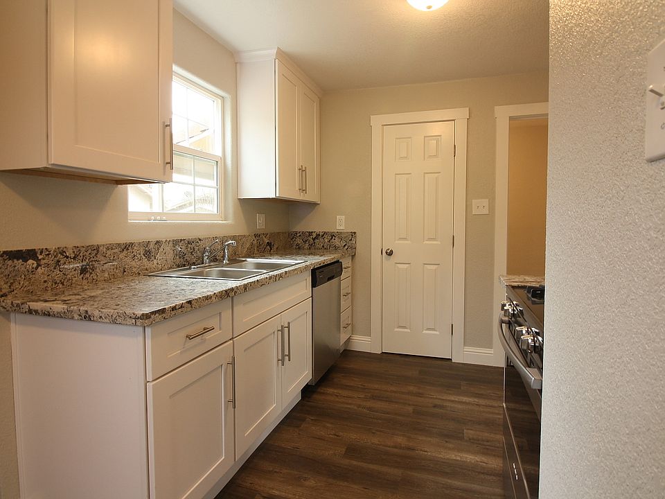 1st image of 318 Lomitas Ave