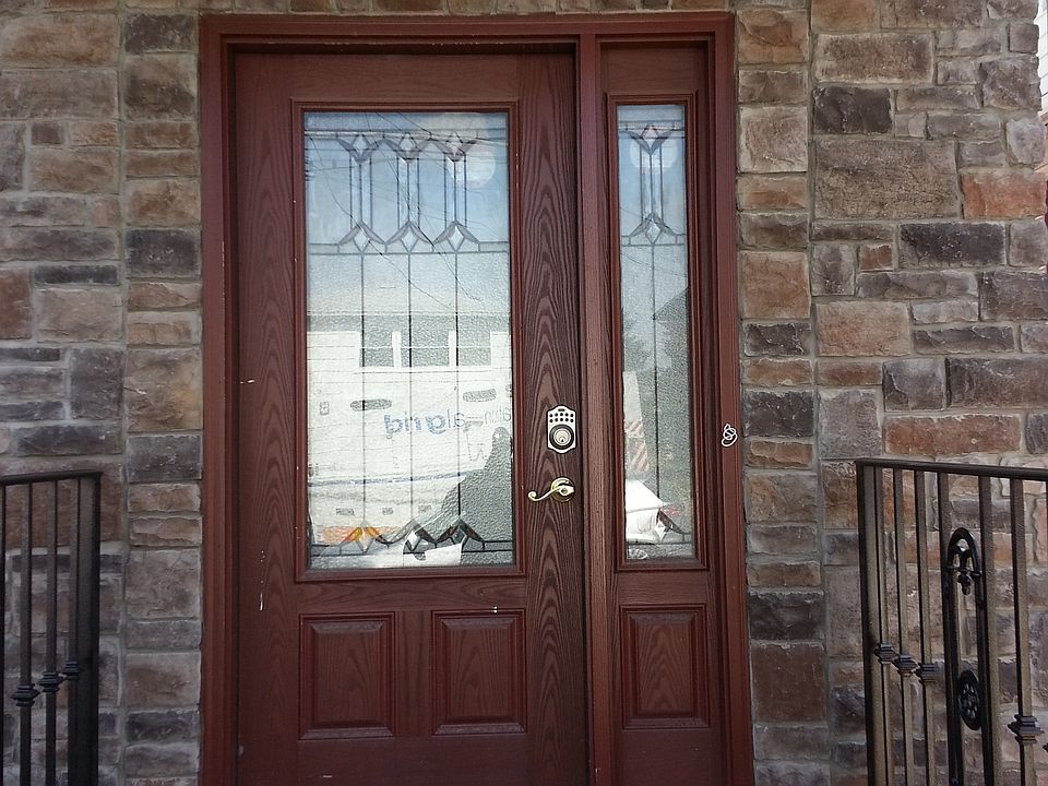 1st image of 62 Oxford Pl #1