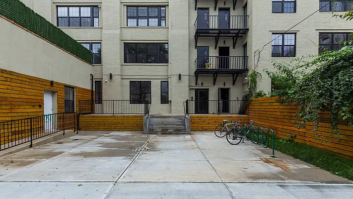 Rented by Nooklyn NYC LLC | media 19