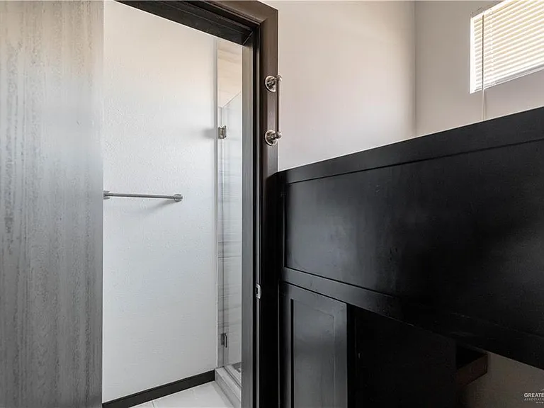 2707 El Jardin — Photo 10