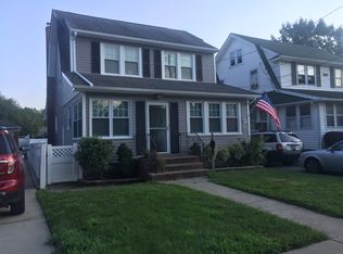 64 Oak St, Lynbrook, NY 11563