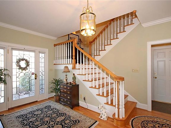 2nd image of 194 Blueberry Hill Dr