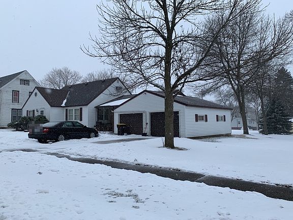 2nd image of 144 2nd St SE