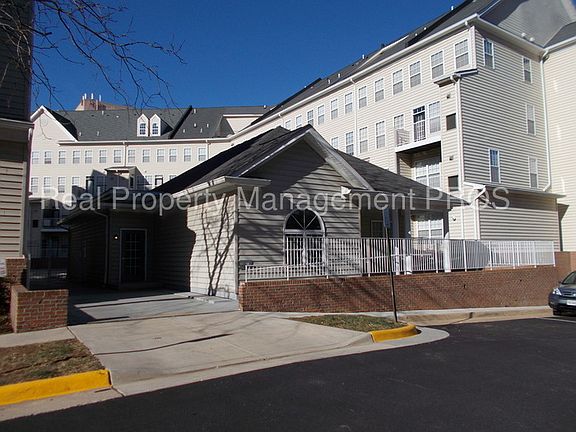 2nd image of 2665 Manhattan Pl Ste 305