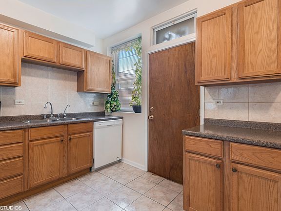5th image of 2223 W Highland Ave APT 3E