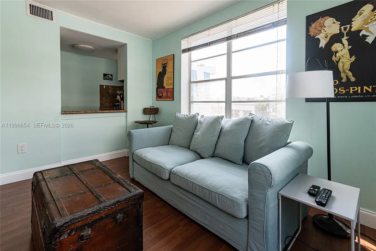 Building Photo - 1460 Ocean Dr #309