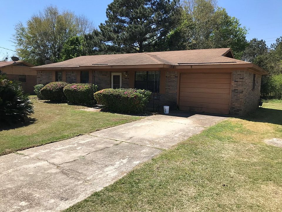 2nd image of 304 Windmill Dr