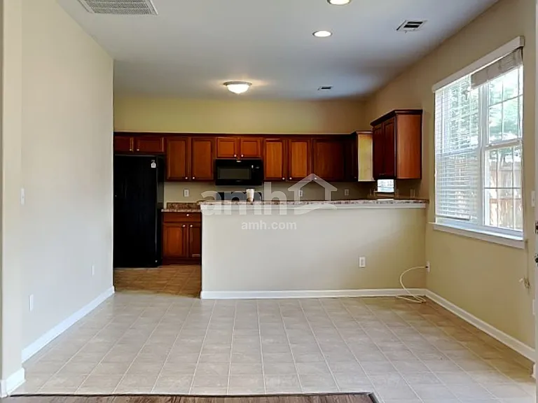 6 Roberts Hill Dr — Photo 4