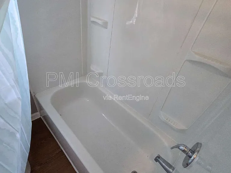 153 S Cypress Ave — Photo 21