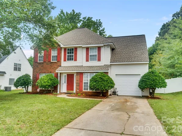 12009 Silvercrest Dr, Charlotte, NC 28215