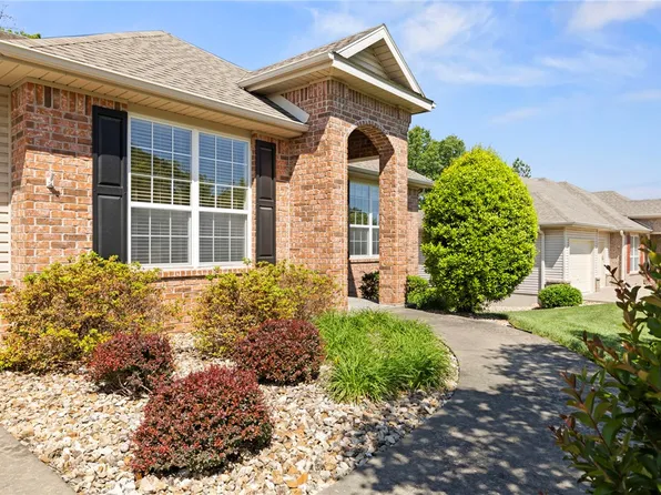 63 Highland Pkwy, Bella Vista, AR 72715