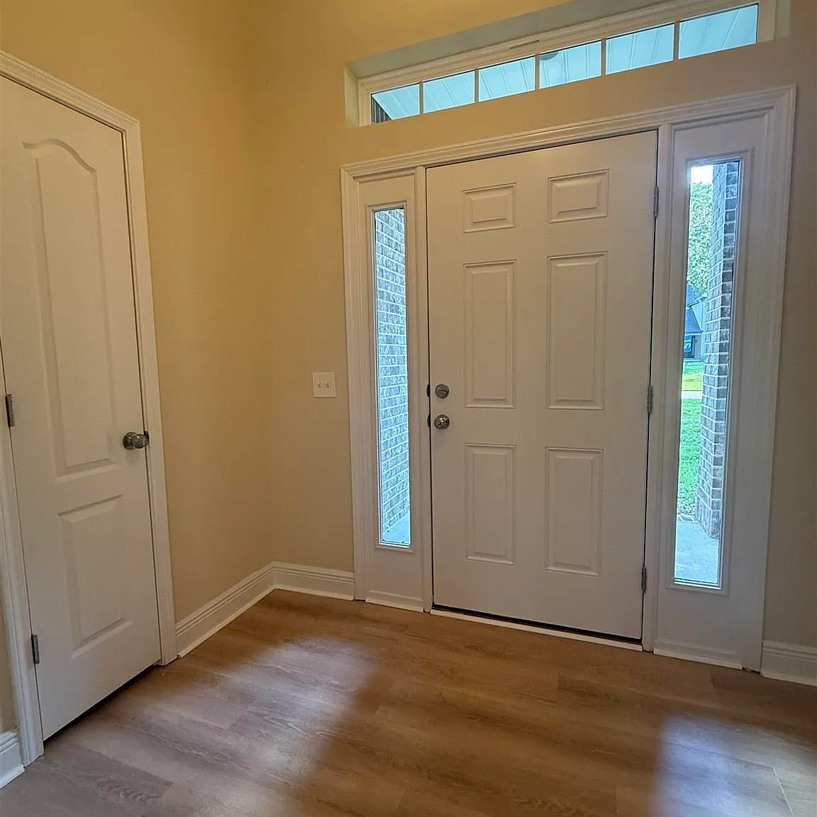 4 bed, 2231 sqft, $2,295 — Photo 2