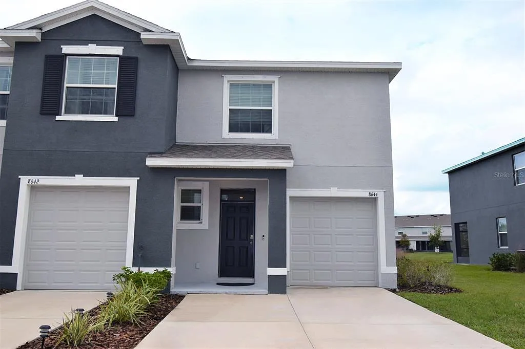 3 bed, 2.5 bath, 1785 sqft, $2,200 — Photo 2