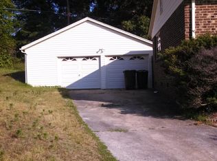 2004 Donegal Ct, Greensboro, NC 27406