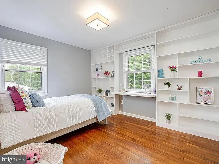 2221 Senseney Ln — Photo 10