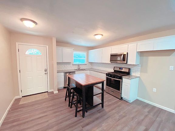 4th image of 2313 Huntington Dr