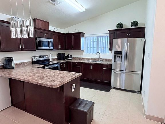 2nd image of 3670 E Los Olivos Dr