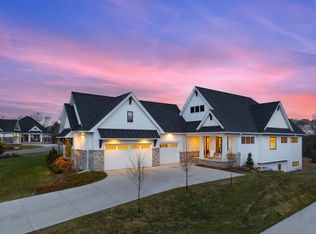7070 Highland Ct, Eden Prairie, MN 55346