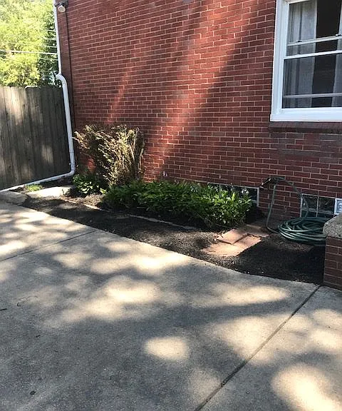 1405 E 4th St — Photo 4
