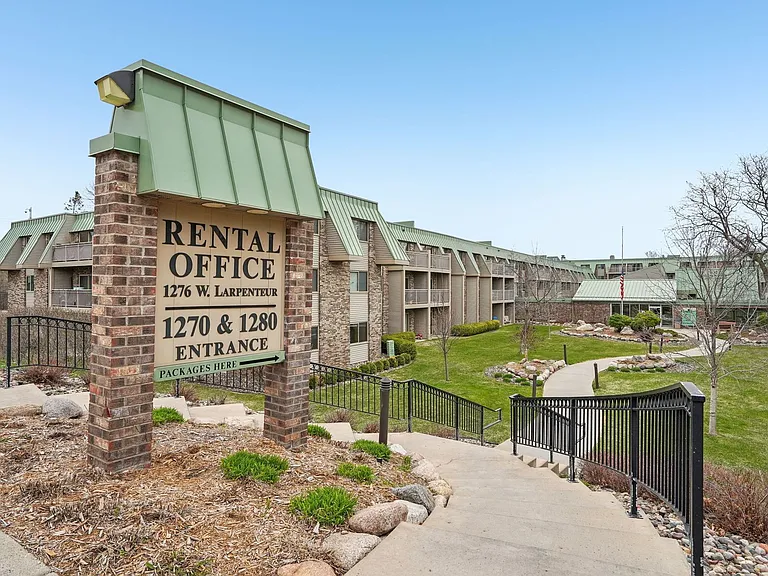 Larpenteur Estates Apartments — Photo 65