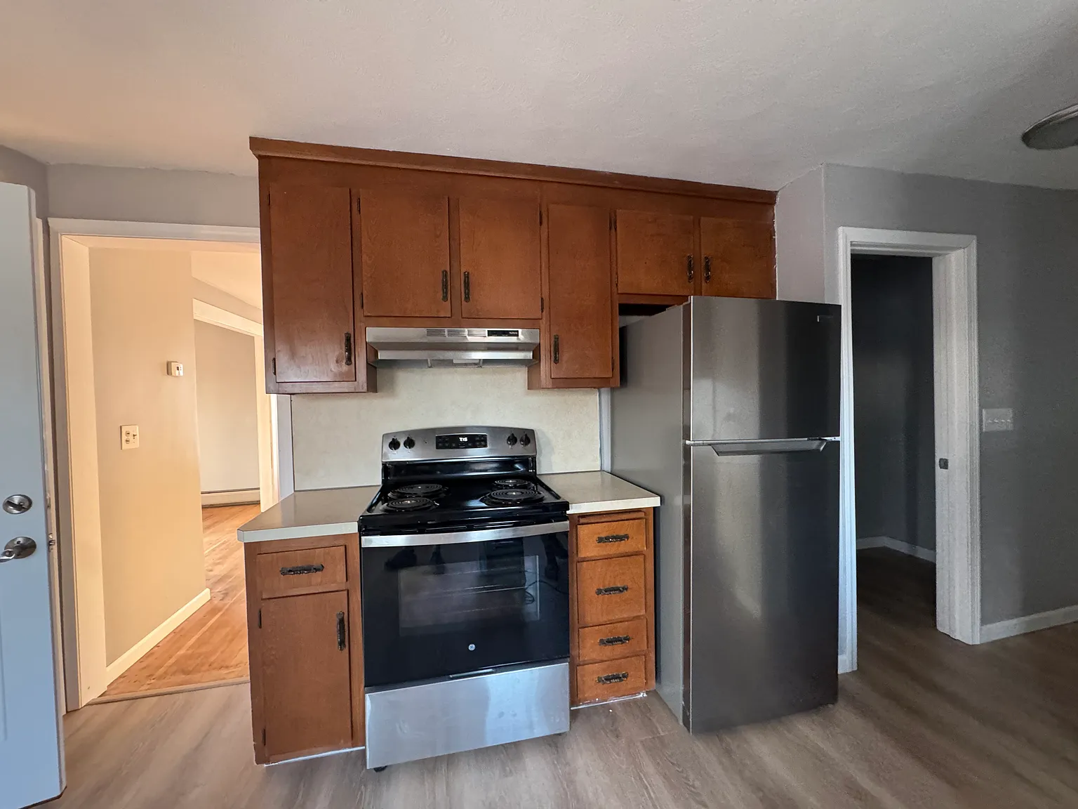 128 Whiting St — Photo 2