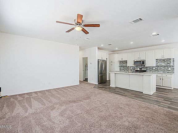4th image of 312 E O'Neil Drive #123