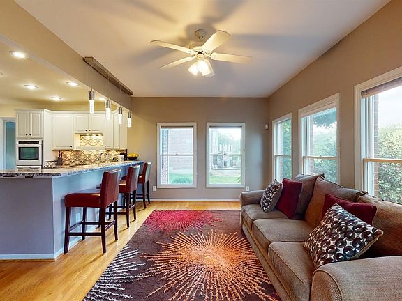 4th image of 6040 Golf Club Ln