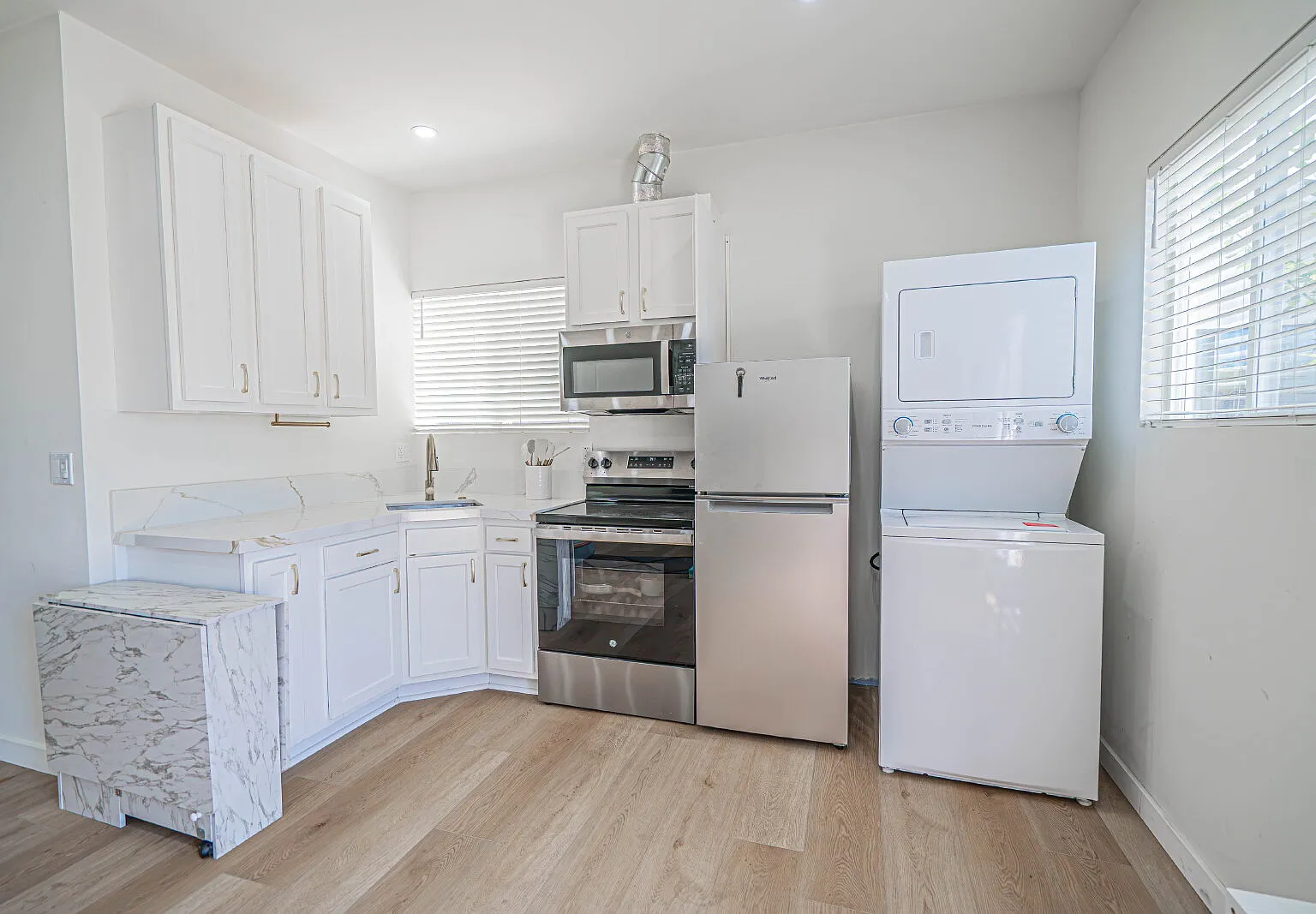 Studio, 1.0 bath, 480 sqft, $2,200 — Photo 2