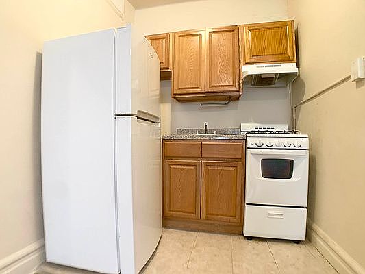 2nd image of 3118 Brighton Fourth St #1E