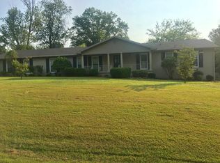204 Deepwood Dr, Hopkinsville, KY 42240