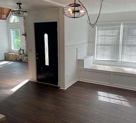 3rd image of 18 Boxwood Cir