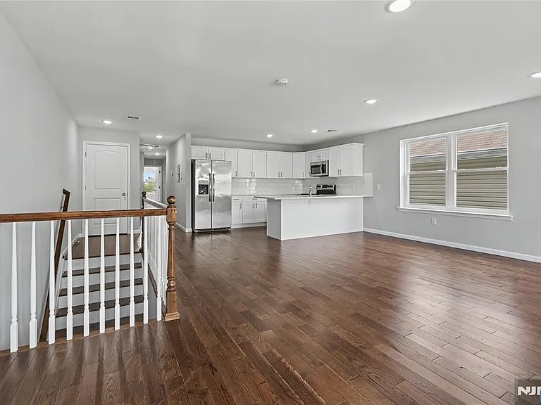 168 Johnson Ave — Photo 7