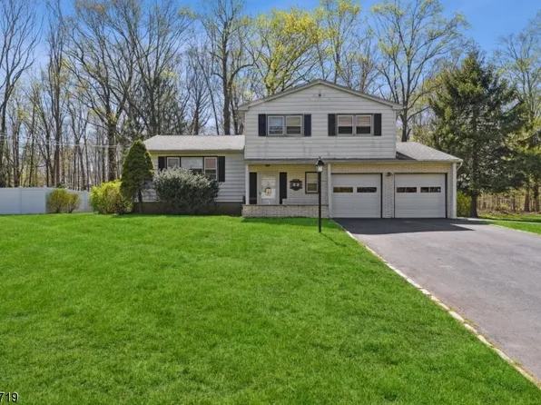 22 Westminster Dr, Parsippany-Troy Hills Twp., NJ 07054