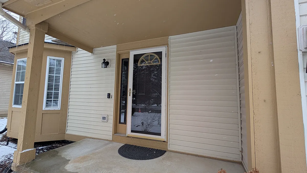 Front Porch - 1617 Norton Creek Blvd
