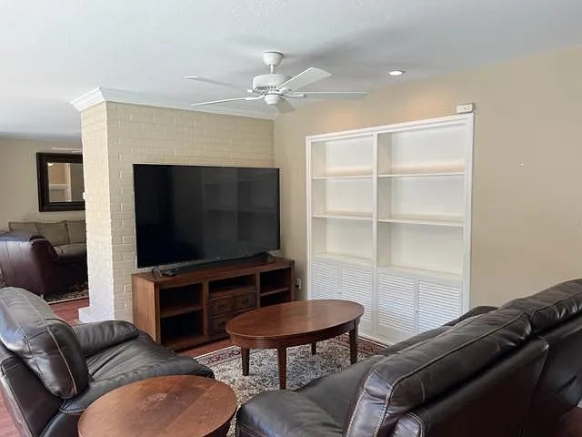 553 Bonita Ave — Photo 7
