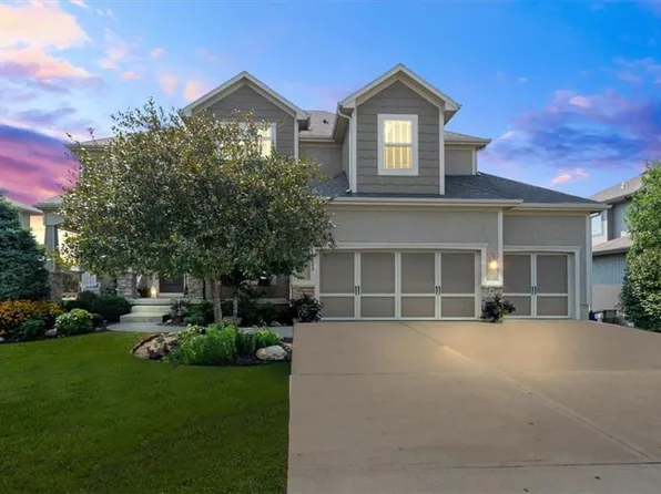 16643 W 165th St, Olathe, KS 66062
