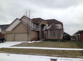 19928 Edinberg Dr, Macomb, MI 48044