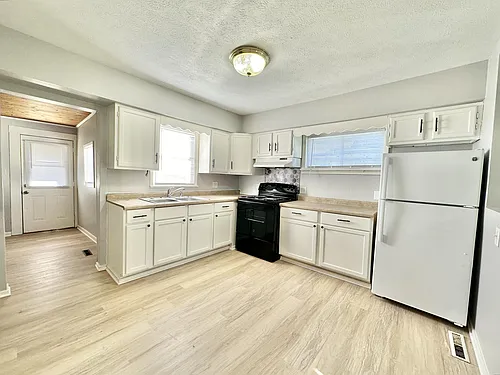 1023 Hackett St Photo 1