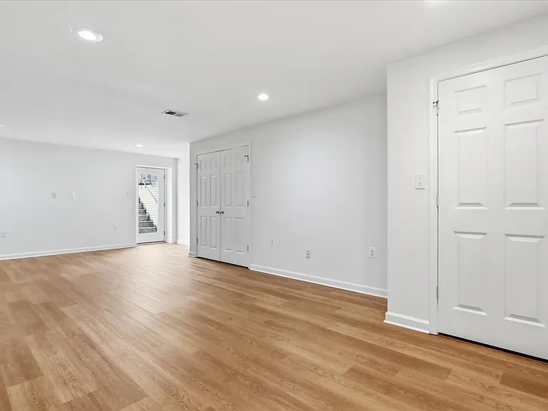32 Mabel Ln — Photo 29